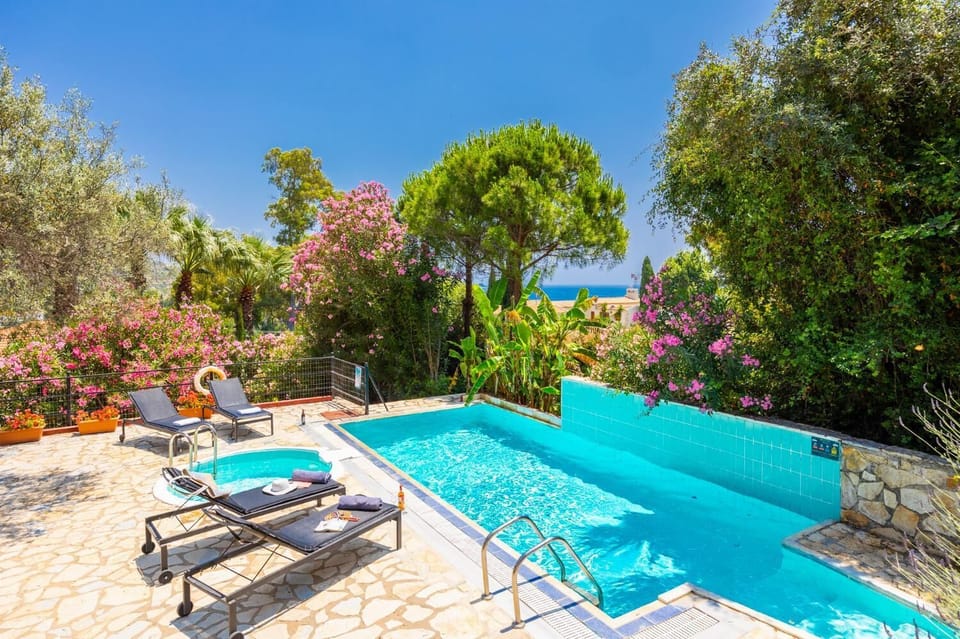 Private pool and terrace