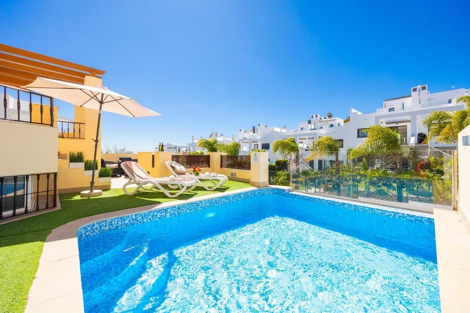Private pool and terrace