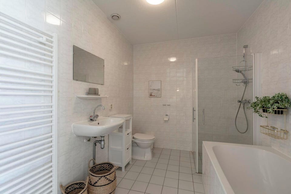Apartment | Bathroom