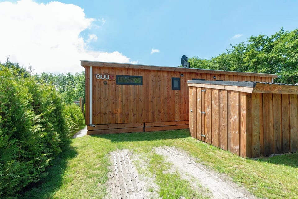 Mobile Home | Garden