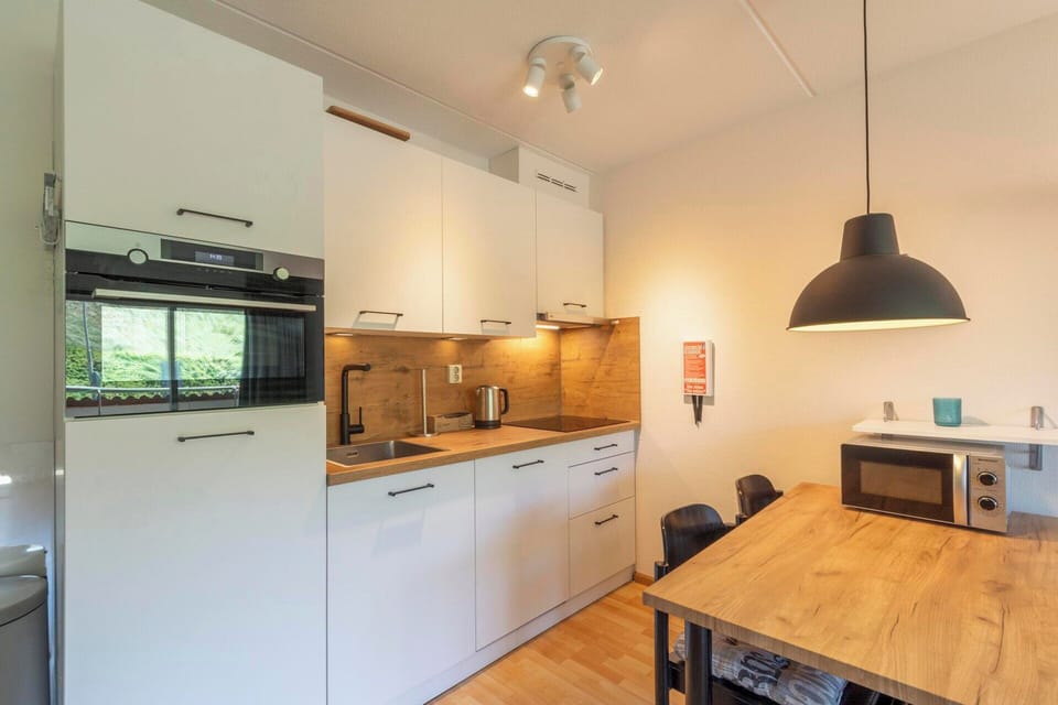 Apartment | Private kitchen | Electric kettle, toaster