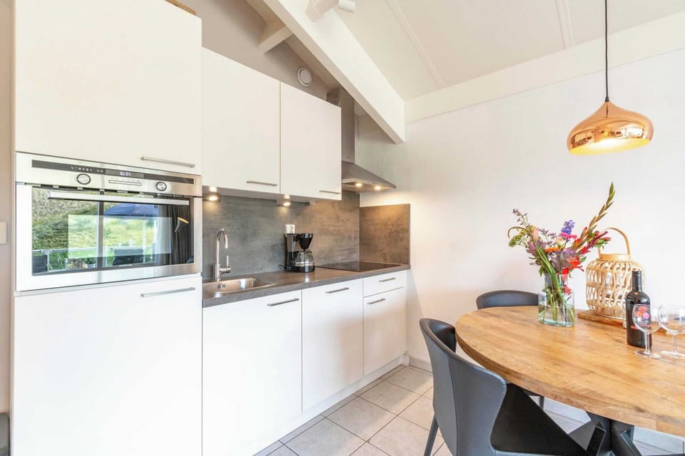 Apartment | Private kitchen | Electric kettle, toaster