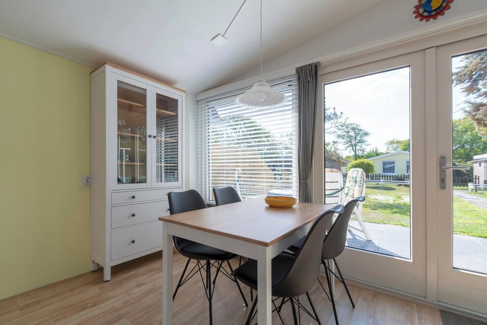 Bungalow | Dining