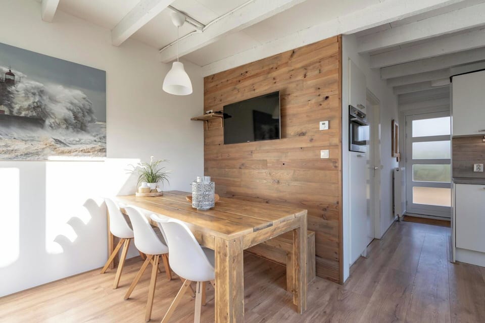 Bungalow | Dining