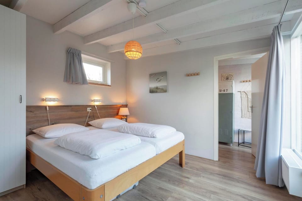 Duinland 247modern Bungalow for 6 Guests House in Callantsoog