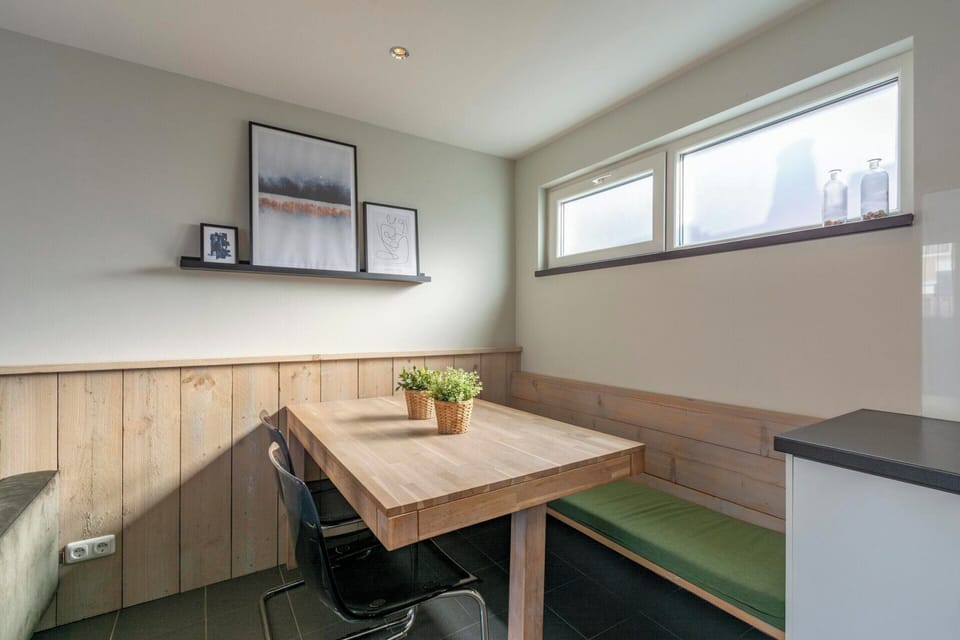 Bungalow | Dining