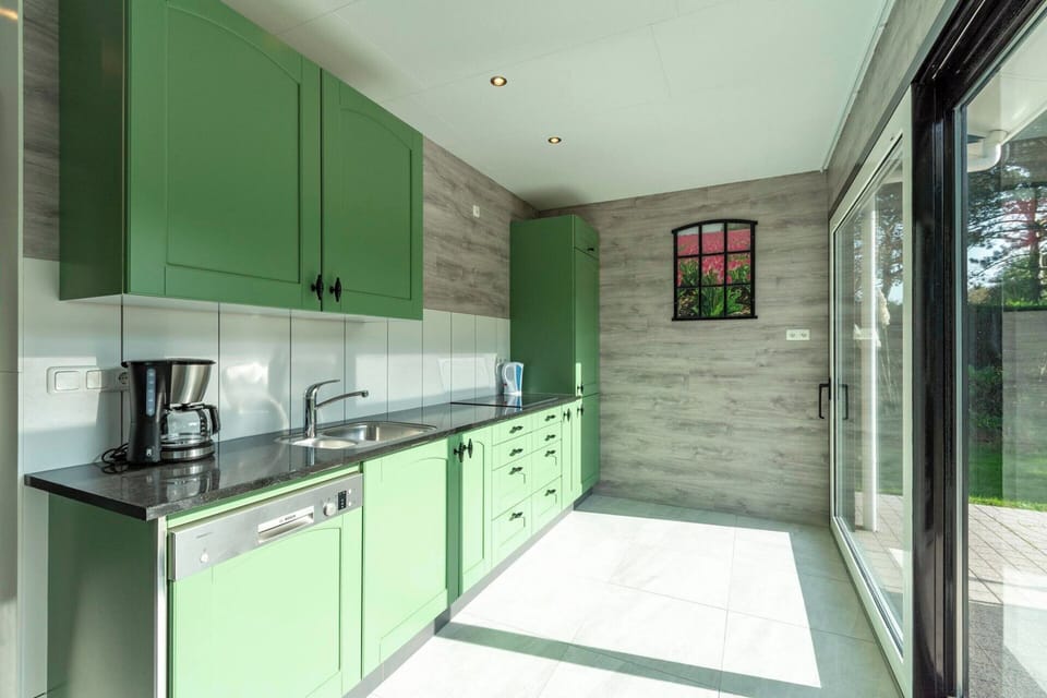 House | Private kitchen | Electric kettle, toaster, highchair