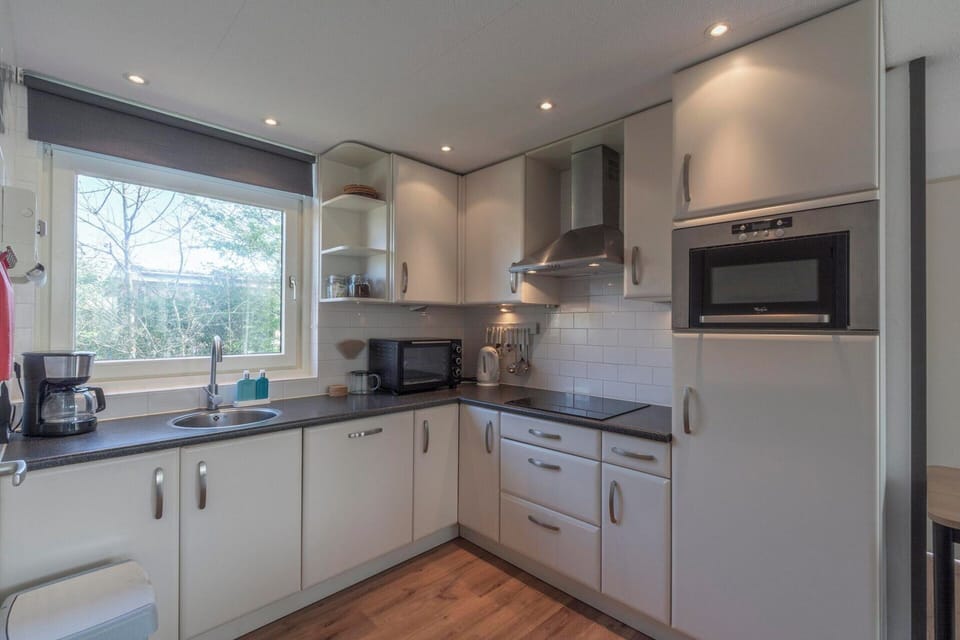 Bungalow | Private kitchen | Highchair