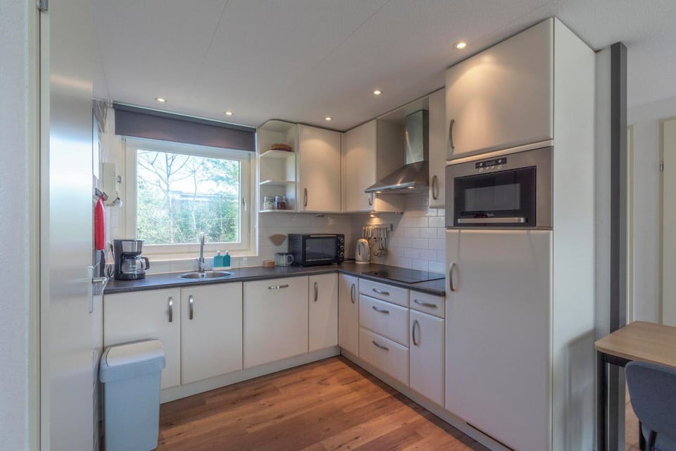 Bungalow | Private kitchen | Highchair