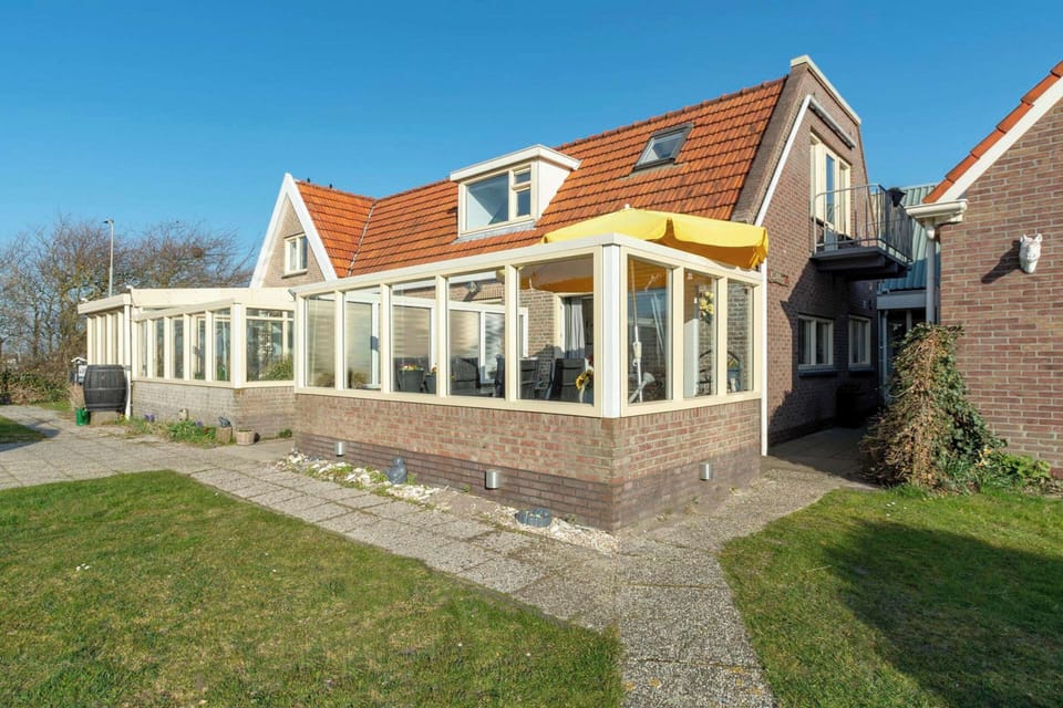 Bungalow | Exterior