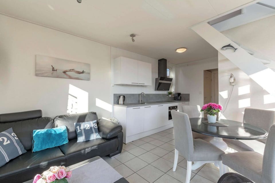 Bungalow | Dining