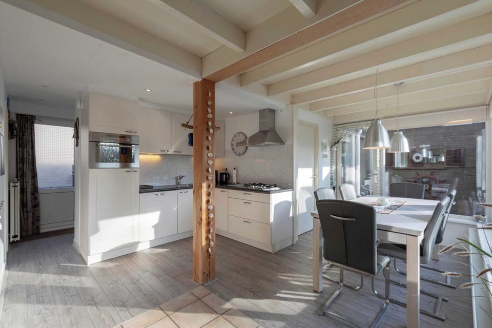 Bungalow | Dining