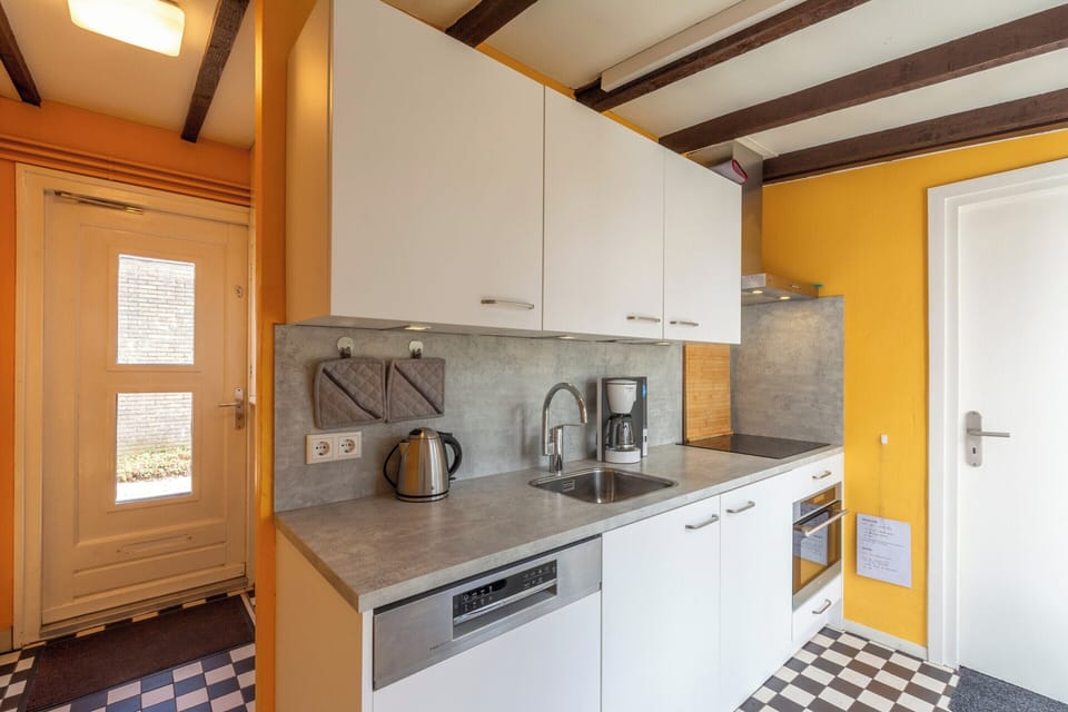 Bungalow | Private kitchen | Highchair