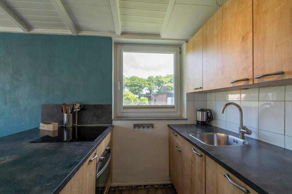 House | Private kitchen | Electric kettle, toaster, highchair