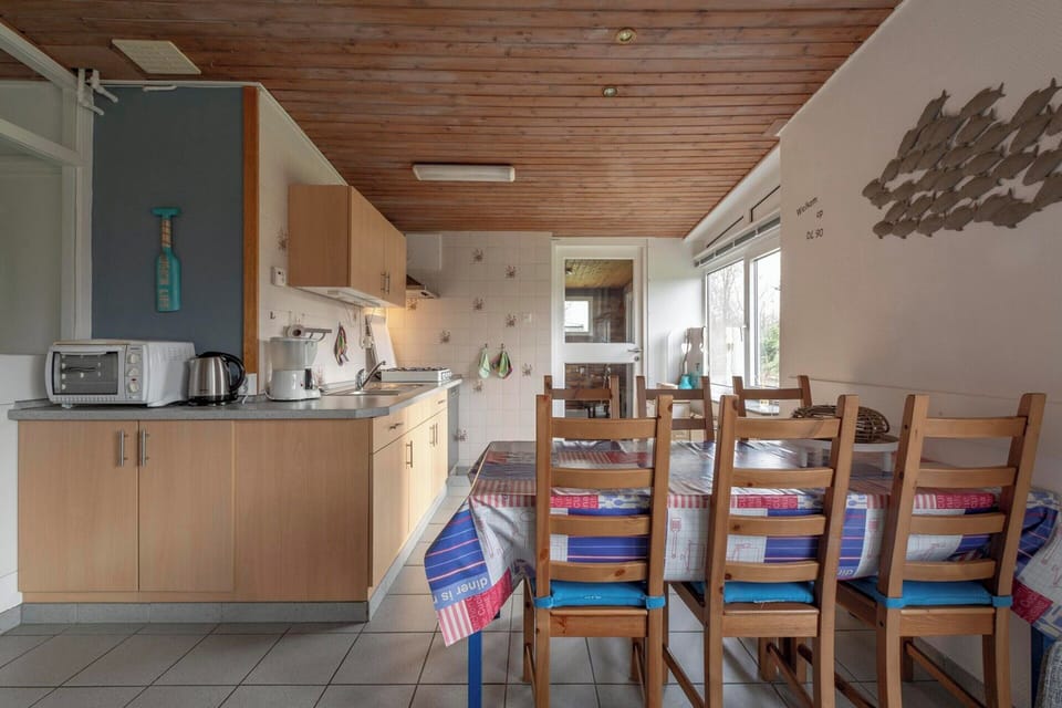 Bungalow | Dining