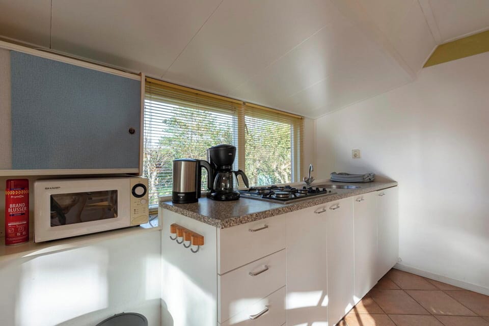 House | Private kitchen | Electric kettle, toaster