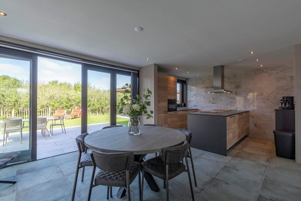 Villa | Dining
