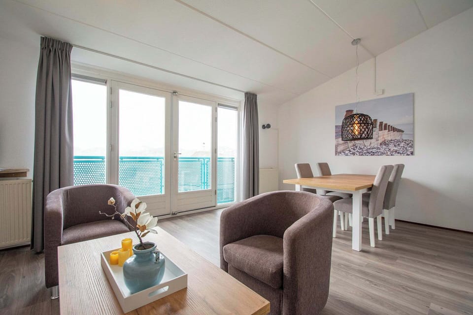 Apartment | Dining