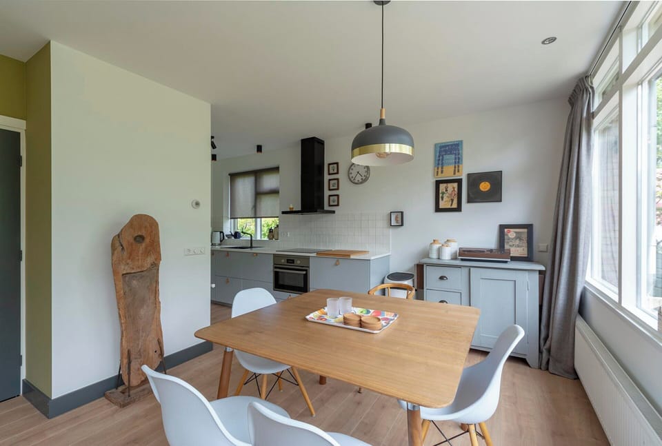 Bungalow | Dining