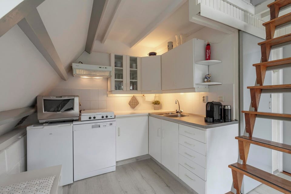 House | Private kitchen | Electric kettle, toaster