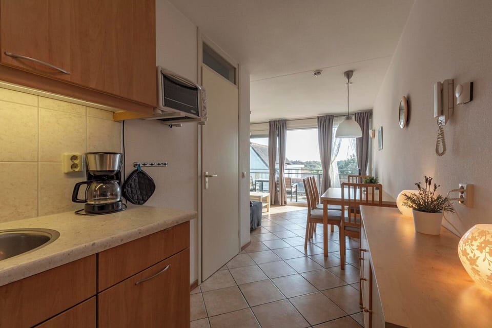 Apartment | Private kitchen | Electric kettle, toaster