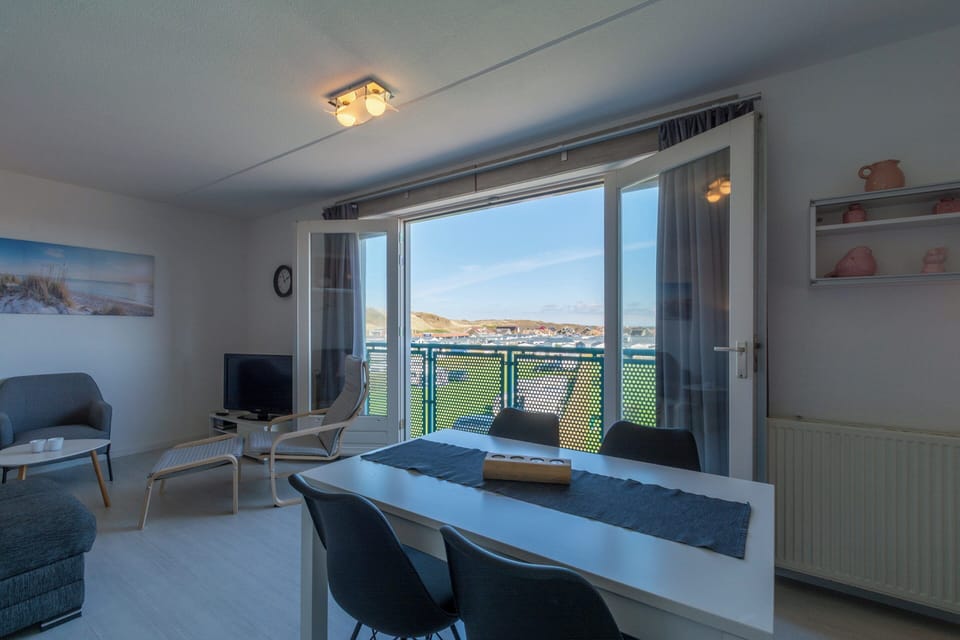 Apartment | Dining