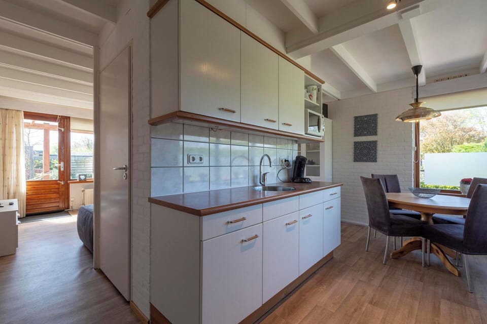 House | Private kitchen | Electric kettle, toaster, highchair