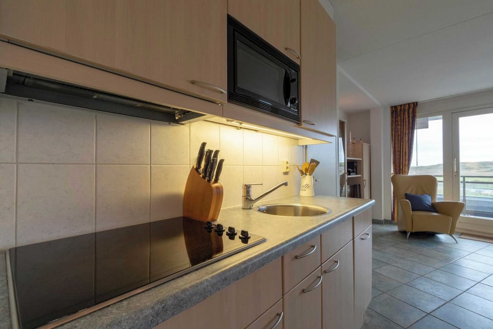 Apartment | Private kitchen | Electric kettle, toaster