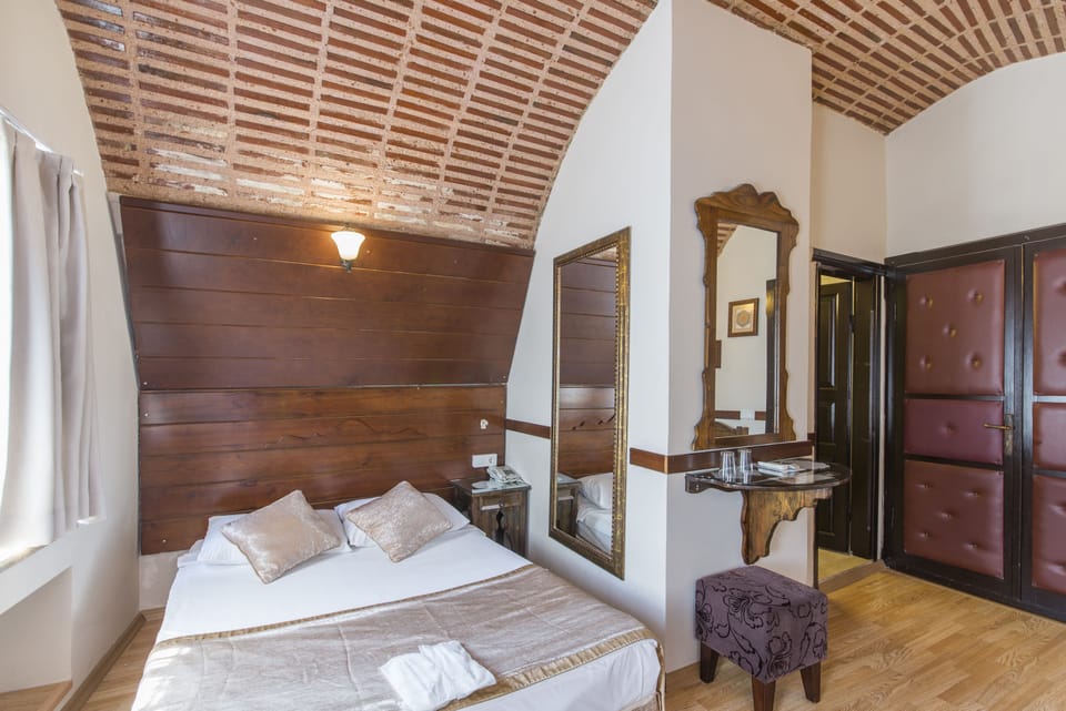 Minibar, in-room safe, free WiFi, bed sheets