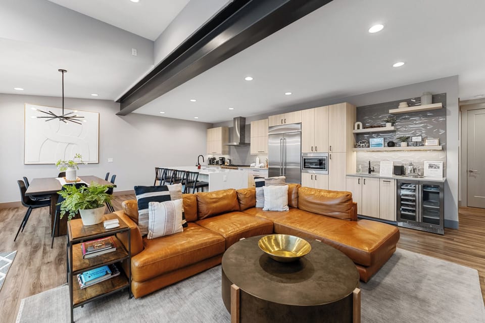 Condo (4 Bedrooms) | Front of property