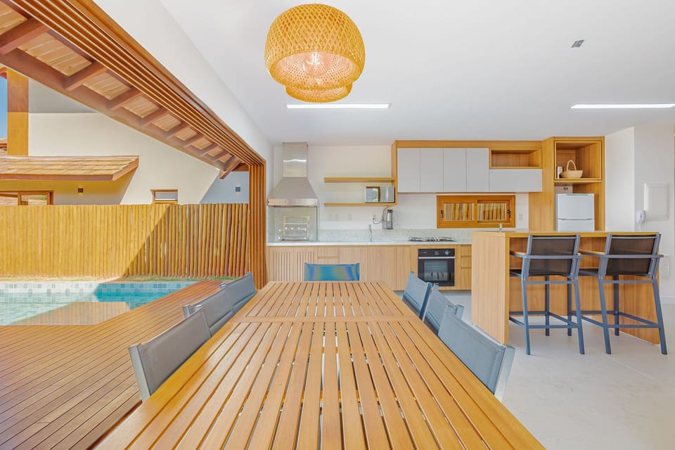 Kitchen or kitchenette,Swimming pool,Balcony / Terrace