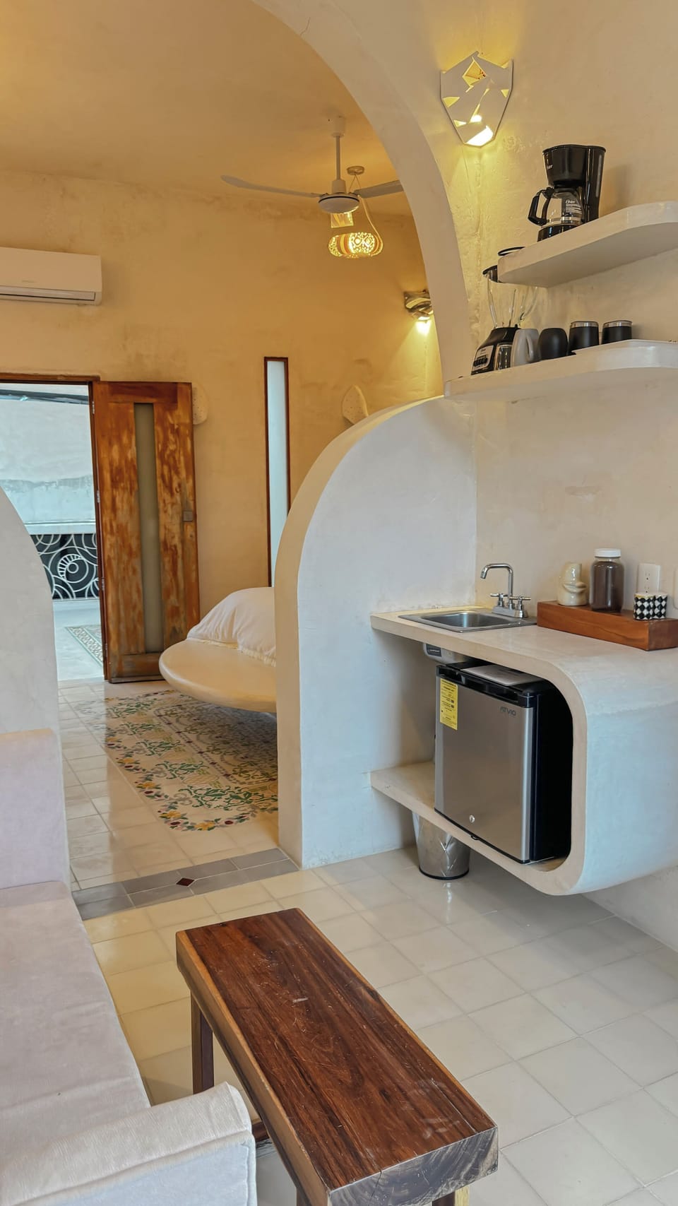 Junior Suite, Terrace, City View | Private kitchenette | Coffee/tea maker, mini-fridge, electric kettle
