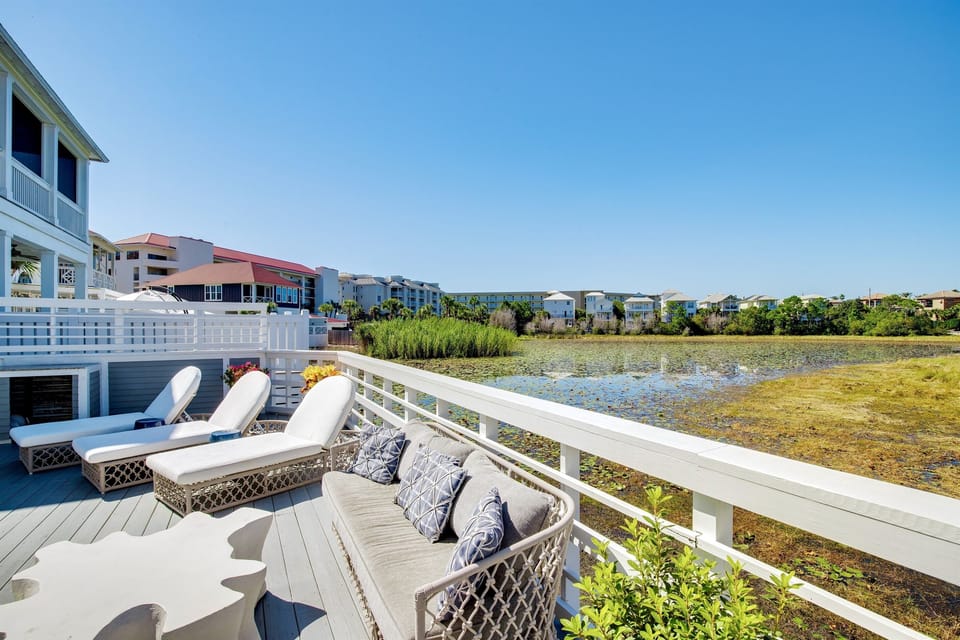 Private Heated Pool (heating is optional for a $250 fee; please request 2 days prior to arrival)