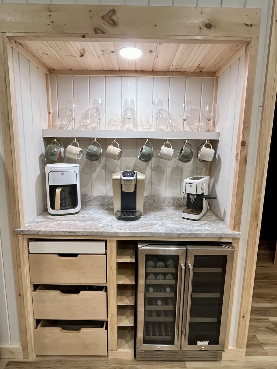 Pool / Guest House - Beverage Center
