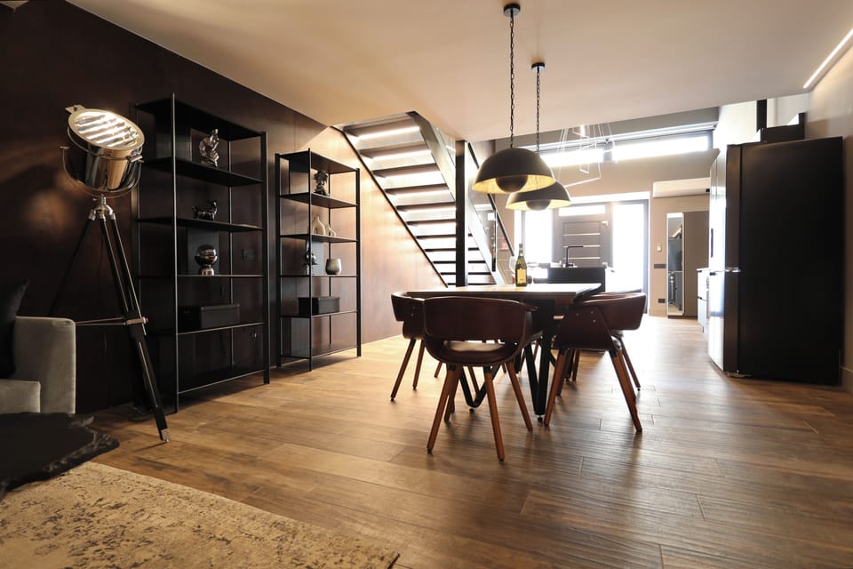 Dining Area (2)