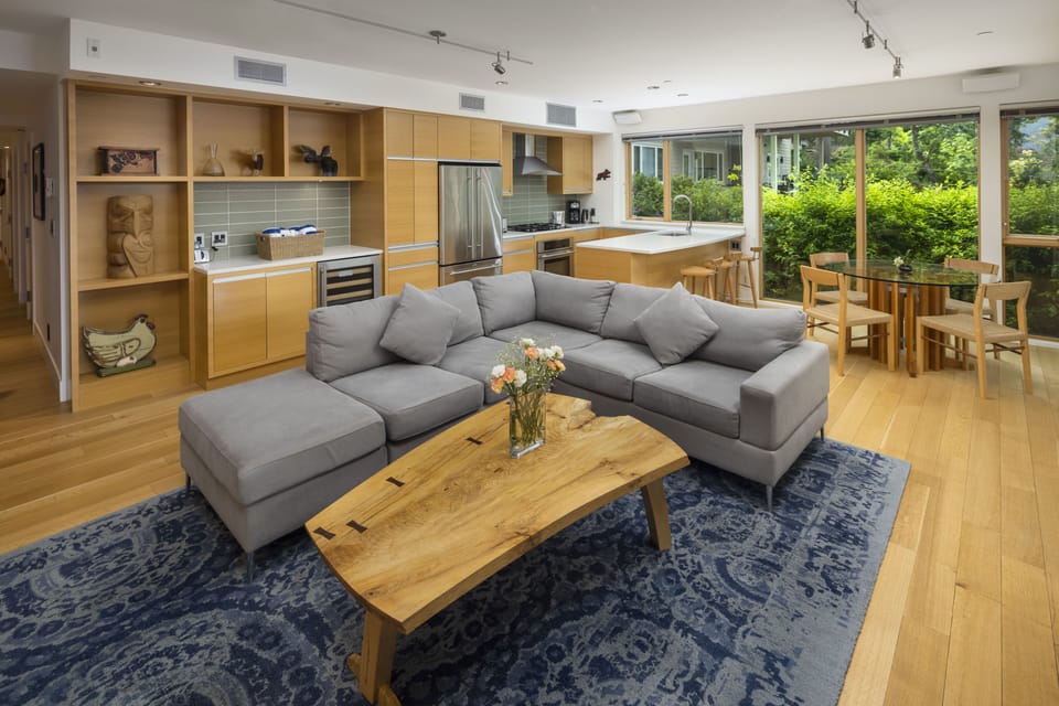 2 Bedroom Ocean Villa with Den | Living area | 40-inch flat-screen TV with digital channels, TV, fireplace
