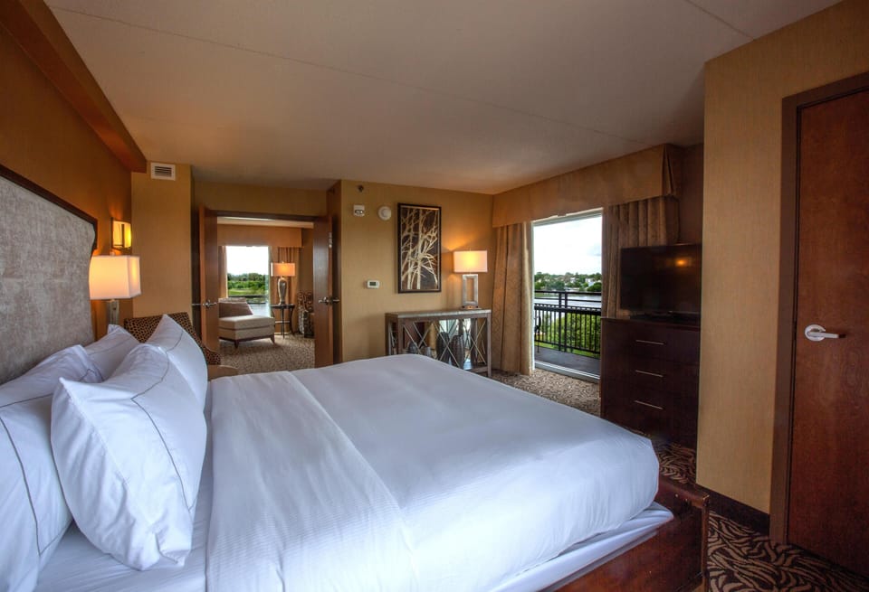 Suite, 2 Bedrooms, Non Smoking, Balcony | Egyptian cotton sheets, premium bedding, down comforters, pillowtop beds
