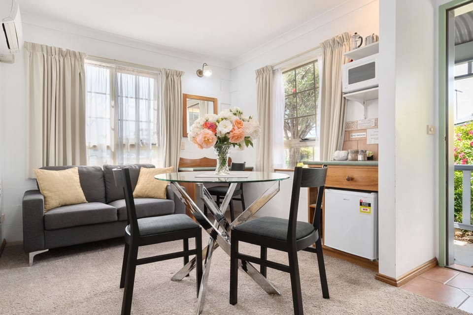 Double Suite 3 | Living area