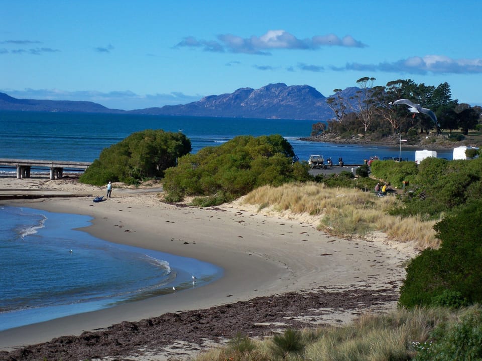 Swansea Cottages & Lodge Suites Hotel in Tasmania