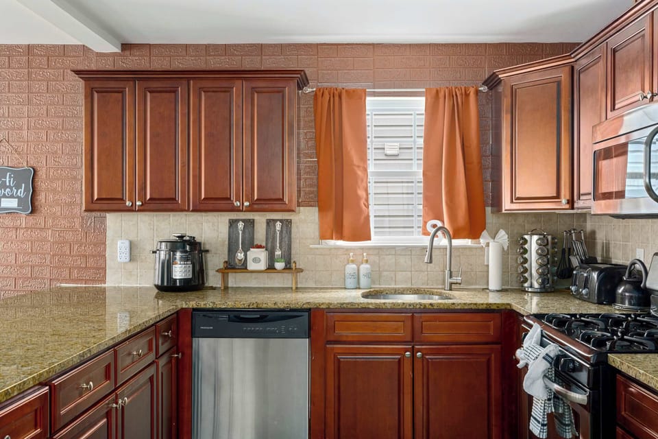 Level 2 Kitchen