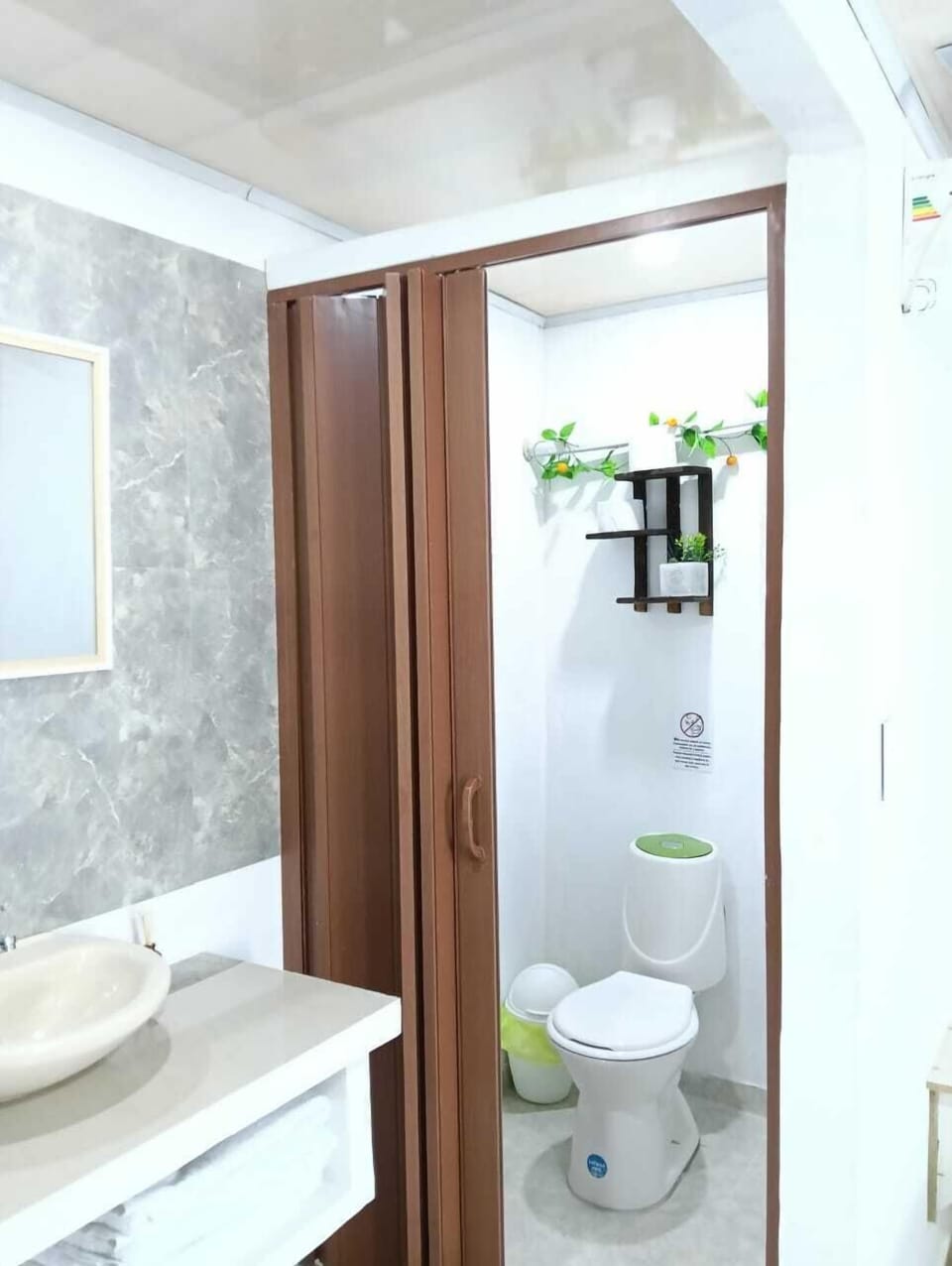 Family Triple Room | Bathroom | Rainfall showerhead, towels, soap, toilet paper