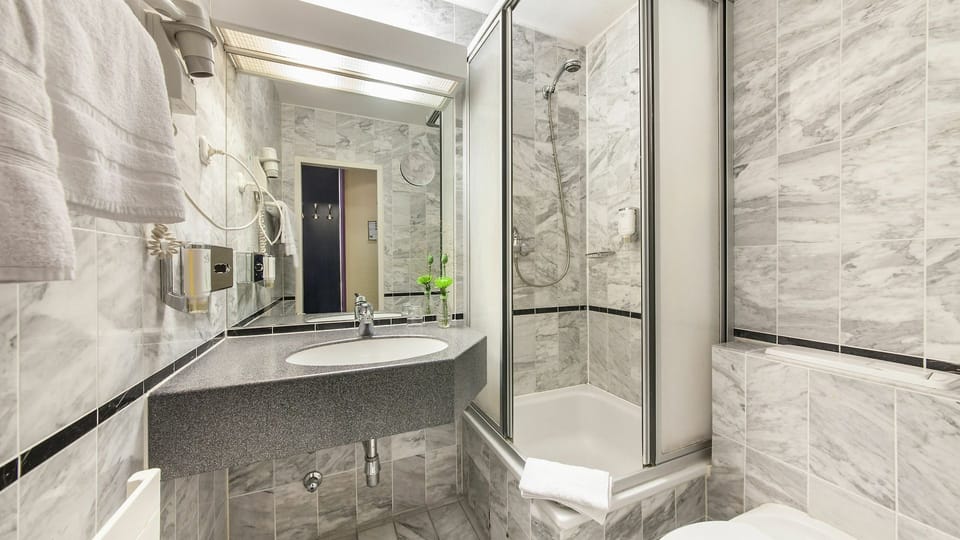 Towels, soap, shampoo, toilet paper