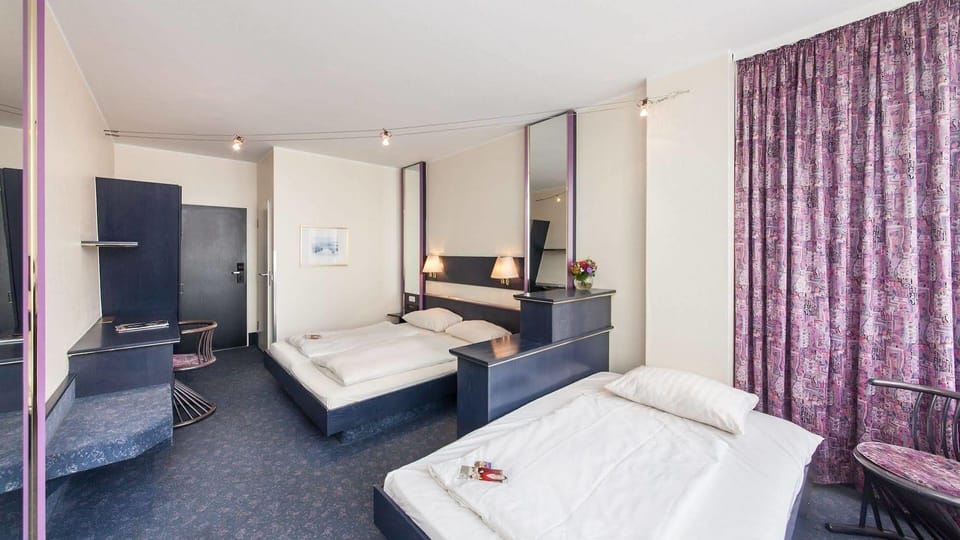 Comfort Twin Room | Desk, laptop workspace, free WiFi, bed sheets