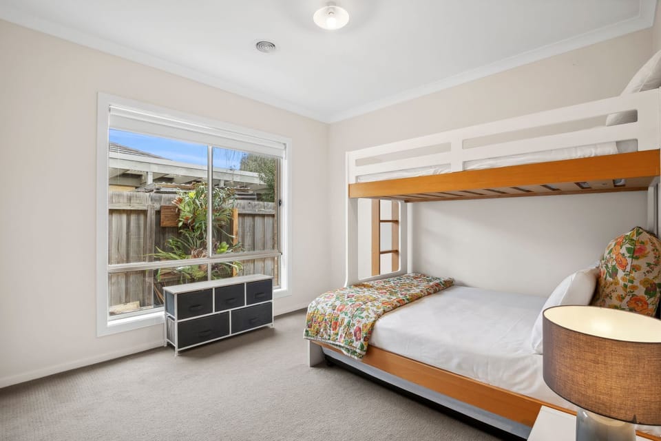 Accommodate the whole family with ease . Double single bunk with trundle underneath
