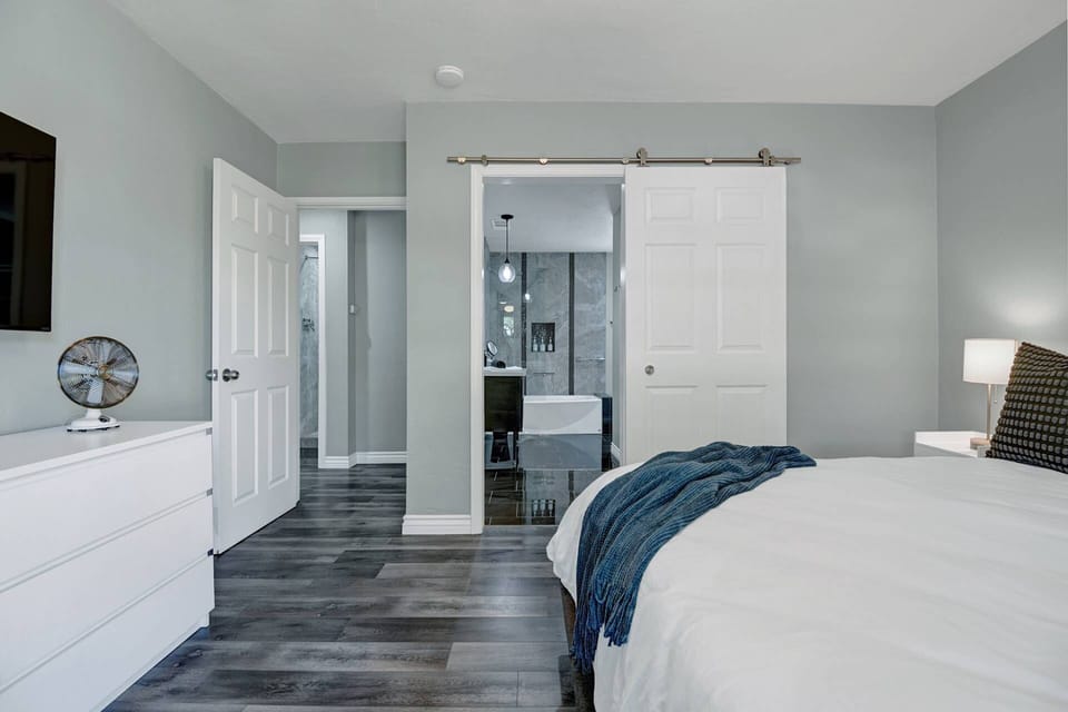 Primary Bedroom Queen Bed
