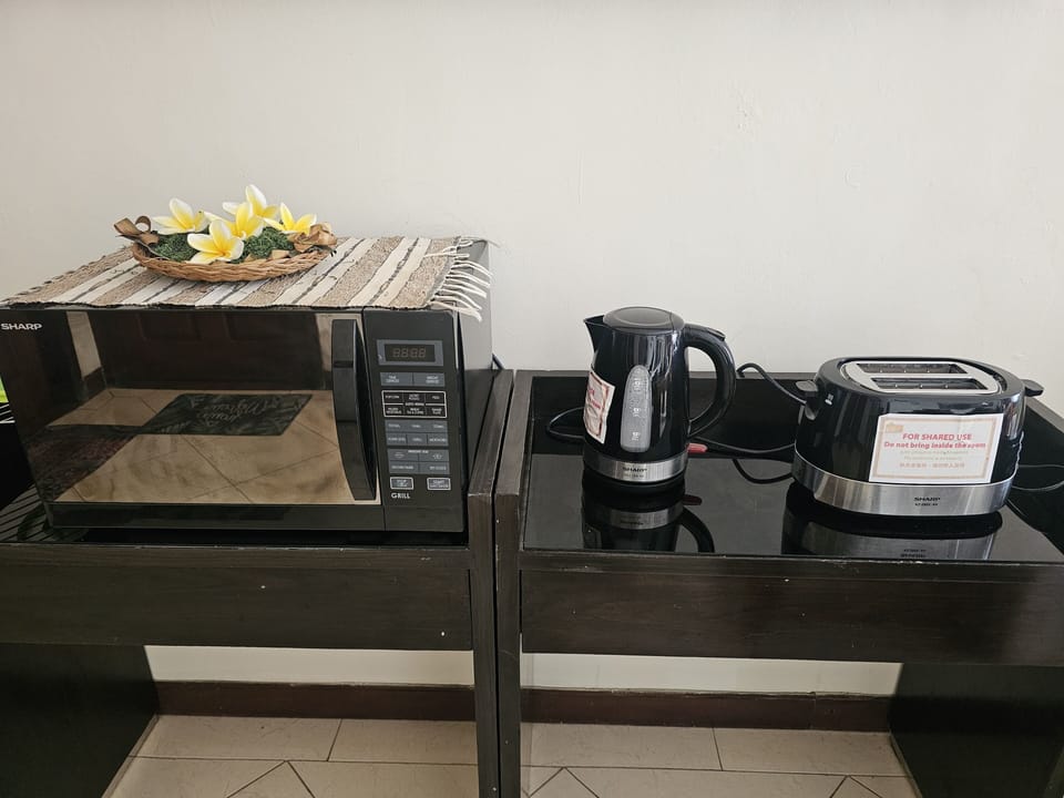 Shared fridge, microwave, stovetop, dishwasher