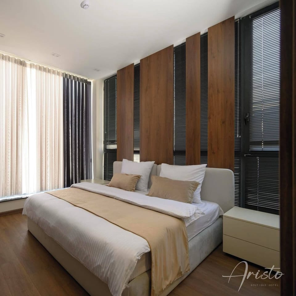 Basic Double Room, Mountain View | Desk, laptop workspace, free WiFi, bed sheets