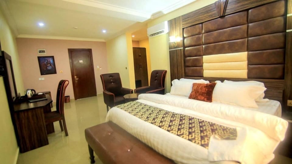Comfort Room, Balcony, City View | Desk, laptop workspace, free WiFi