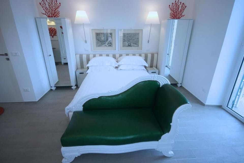 Minibar, in-room safe, blackout drapes, free WiFi