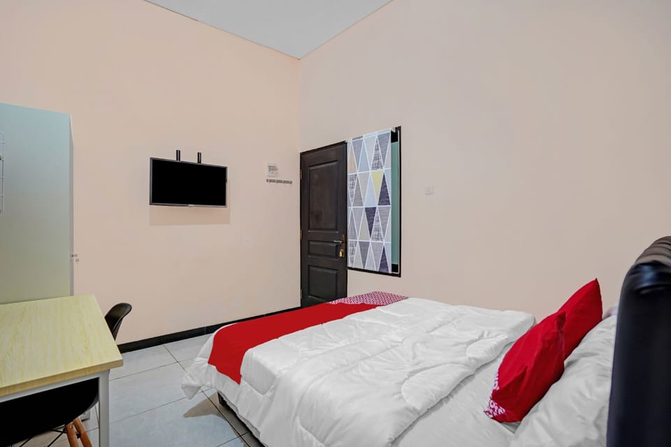 Standard Single Room | Free WiFi, bed sheets